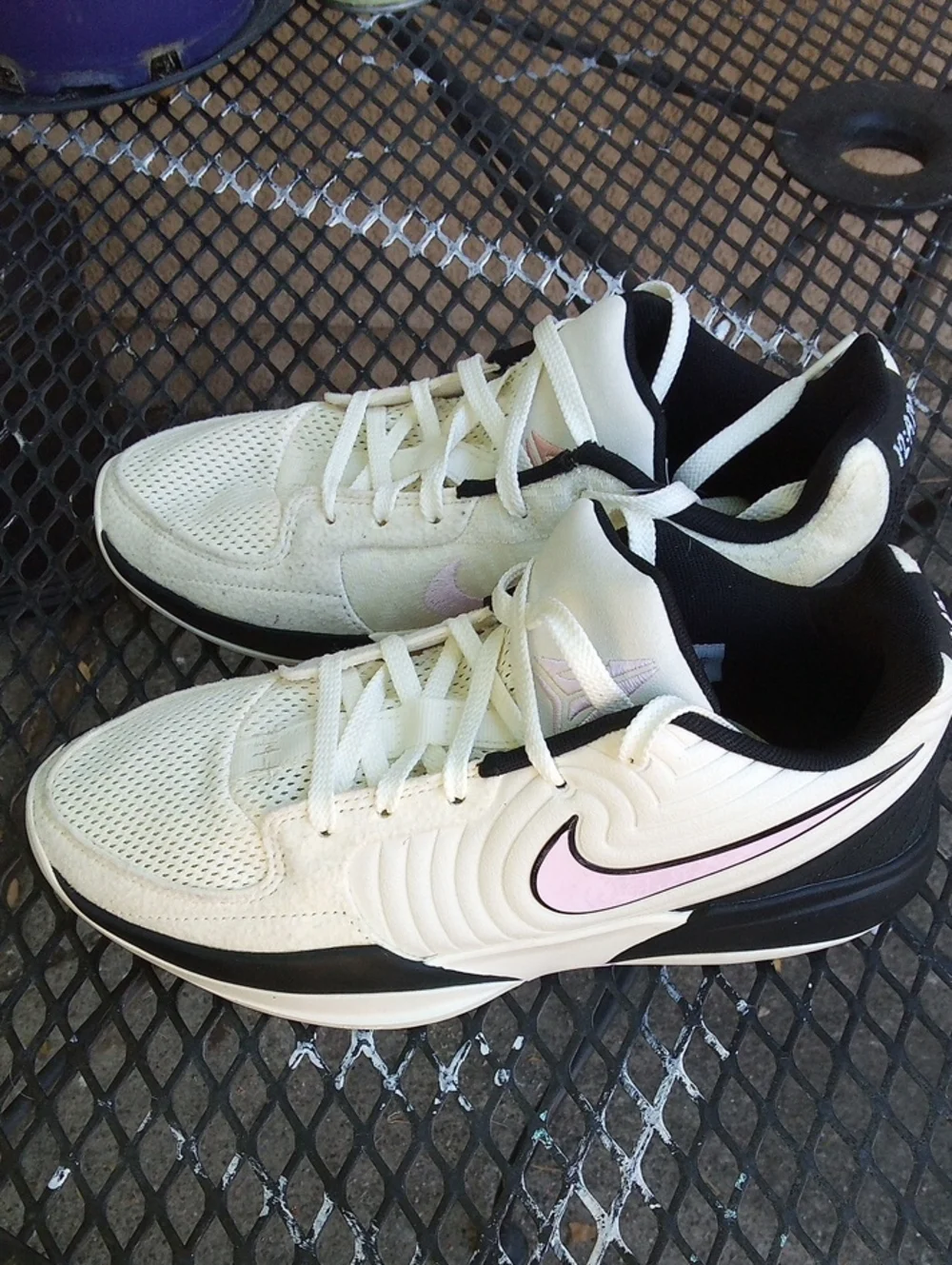 Nike Low-Top Sneakers in Cream and Black